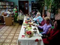 “Даруют людям жаркий сердца дар…”.