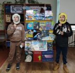 Познавательный час «Первые шаги человека в космос»