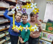 «В мире цветов мы желали б остаться»