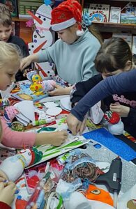 Новогодний парад снеговиков