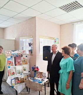 Кніжная выстава “Жанчыны – крыніца ўсёй прыгажосці”