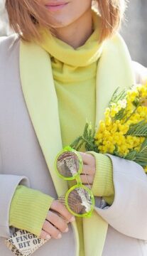 Весна. Март. Женщина.