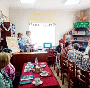 Поэтический вечер-дивертисмент «Родительский дом – надежный причал»