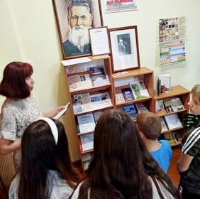 “Жыццё маё – ці васілёк, ці ружа…”