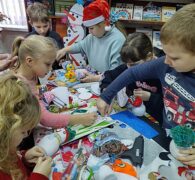 Новогодний парад снеговиков