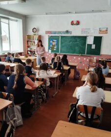 Библиотечный урок «Защитником быть – Родине служить»